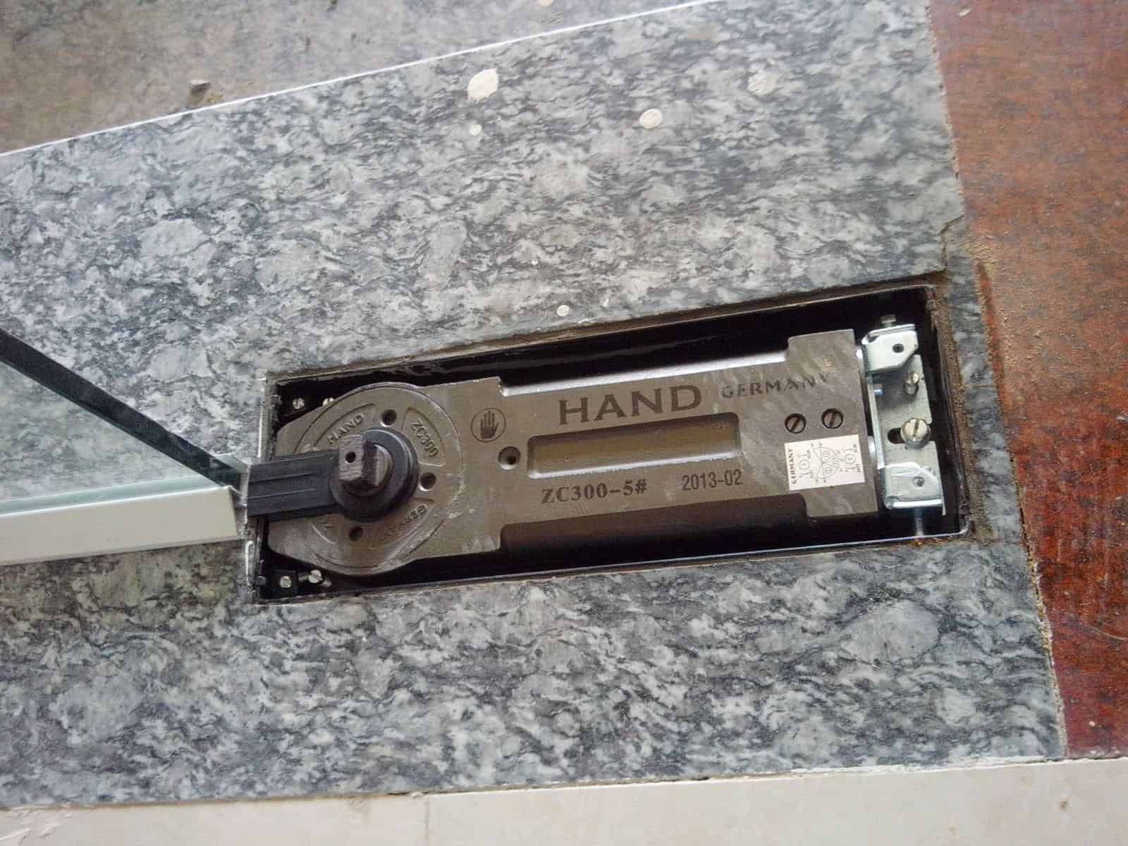 sửa cửa kính quận 9
